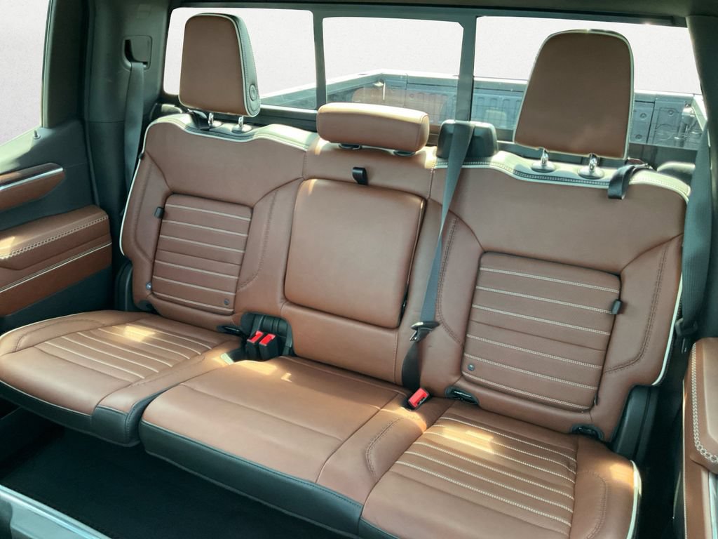 Used 2024 GMC Sierra 1500 Denali Ultimate AWD/4WD image 9