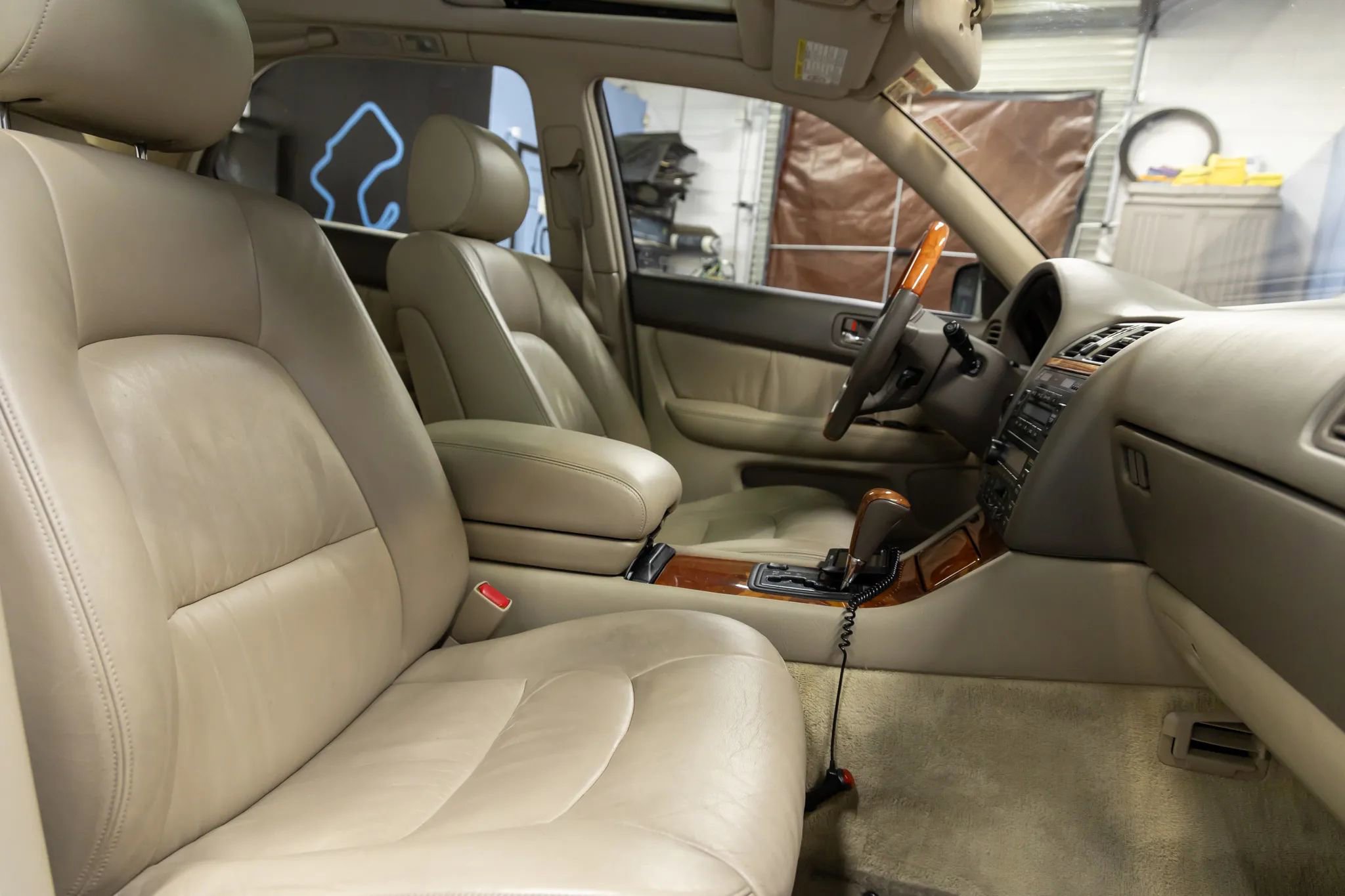 Used 1999 Lexus LS 400 image 17