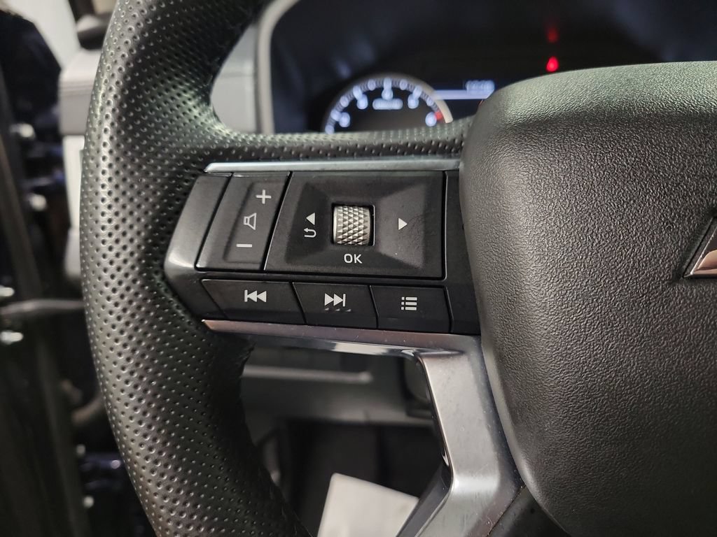 Used 2024 Mitsubishi Outlander SE AWD/4WD image 23