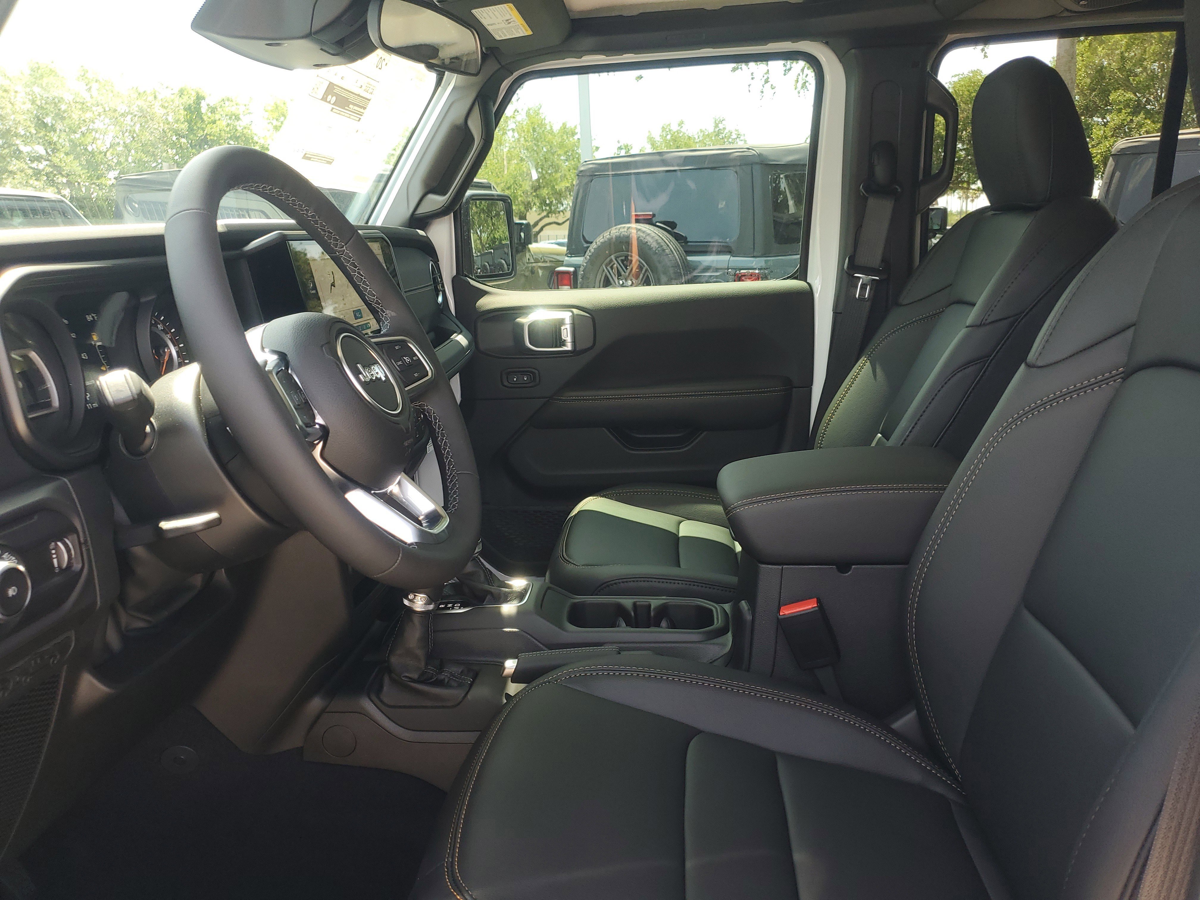 New 2026 Jeep Wrangler Unlimited Sahara AWD/4WD image 10