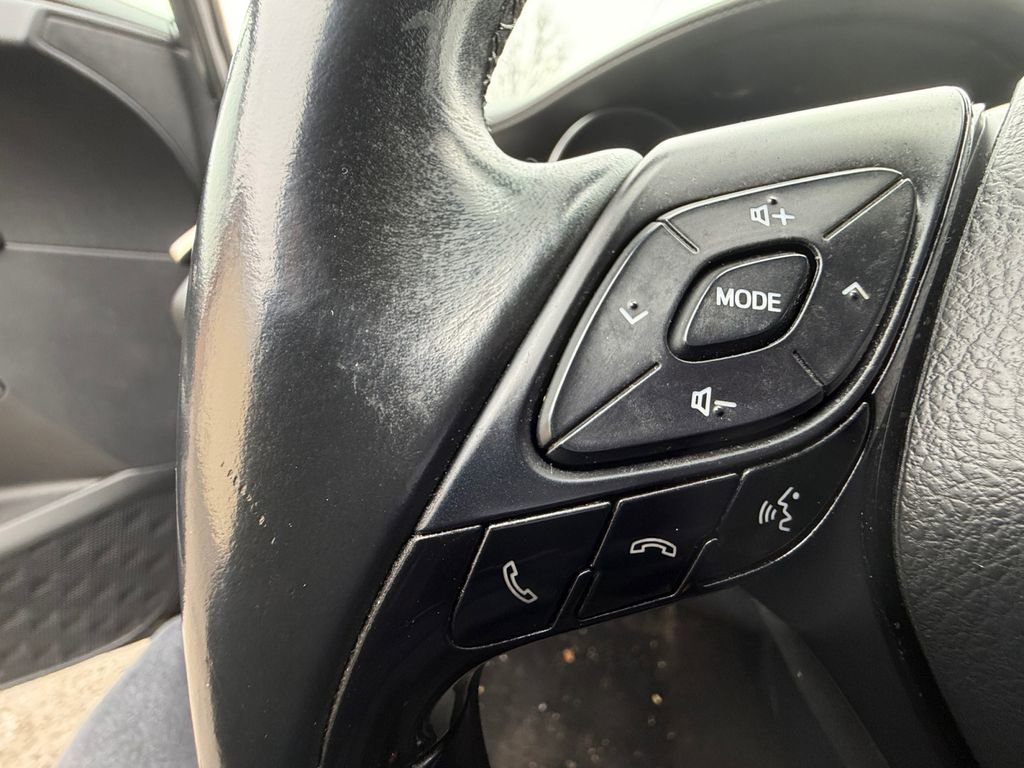 Used 2019 Toyota C-HR XLE image 25