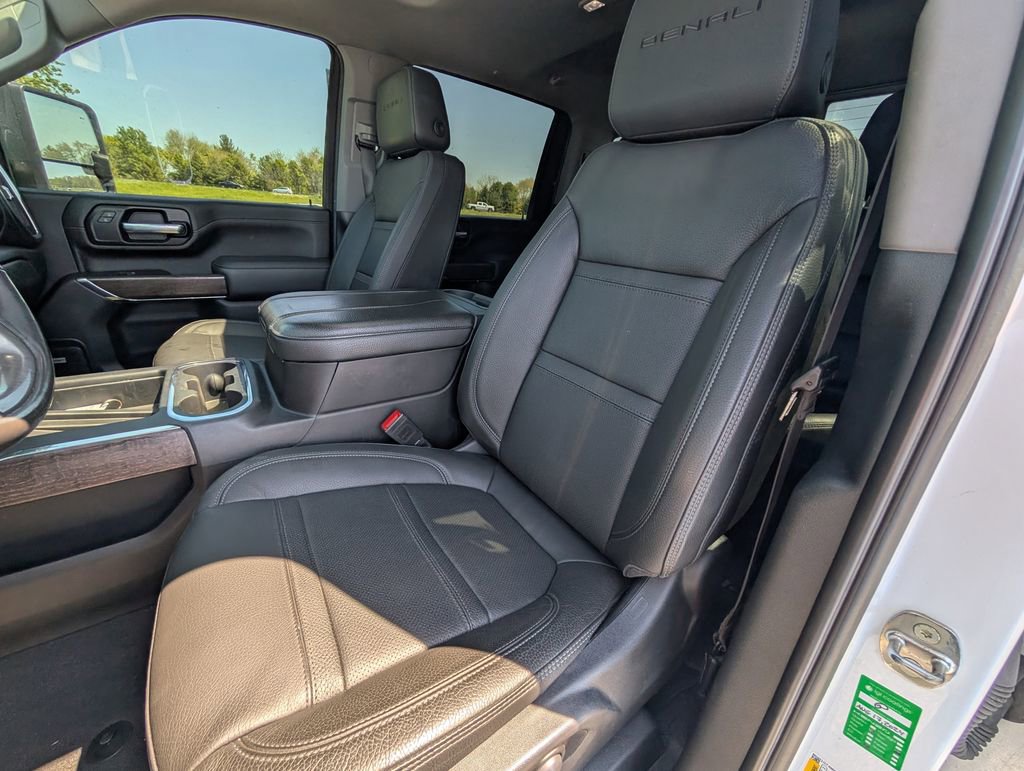 Used 2023 GMC Sierra 2500 Denali w/ Denali Ultimate Package AWD/4WD image 8