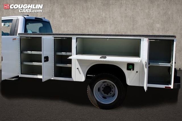 New 2024 Ford F550 4x4 Regular Cab Super Duty image 3