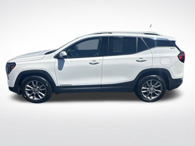 Used 2022 GMC Terrain SLT AWD/4WD image 2