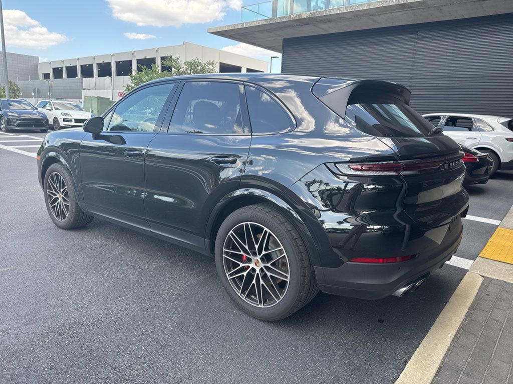 Certified 2025 Porsche Cayenne S AWD/4WD image 3