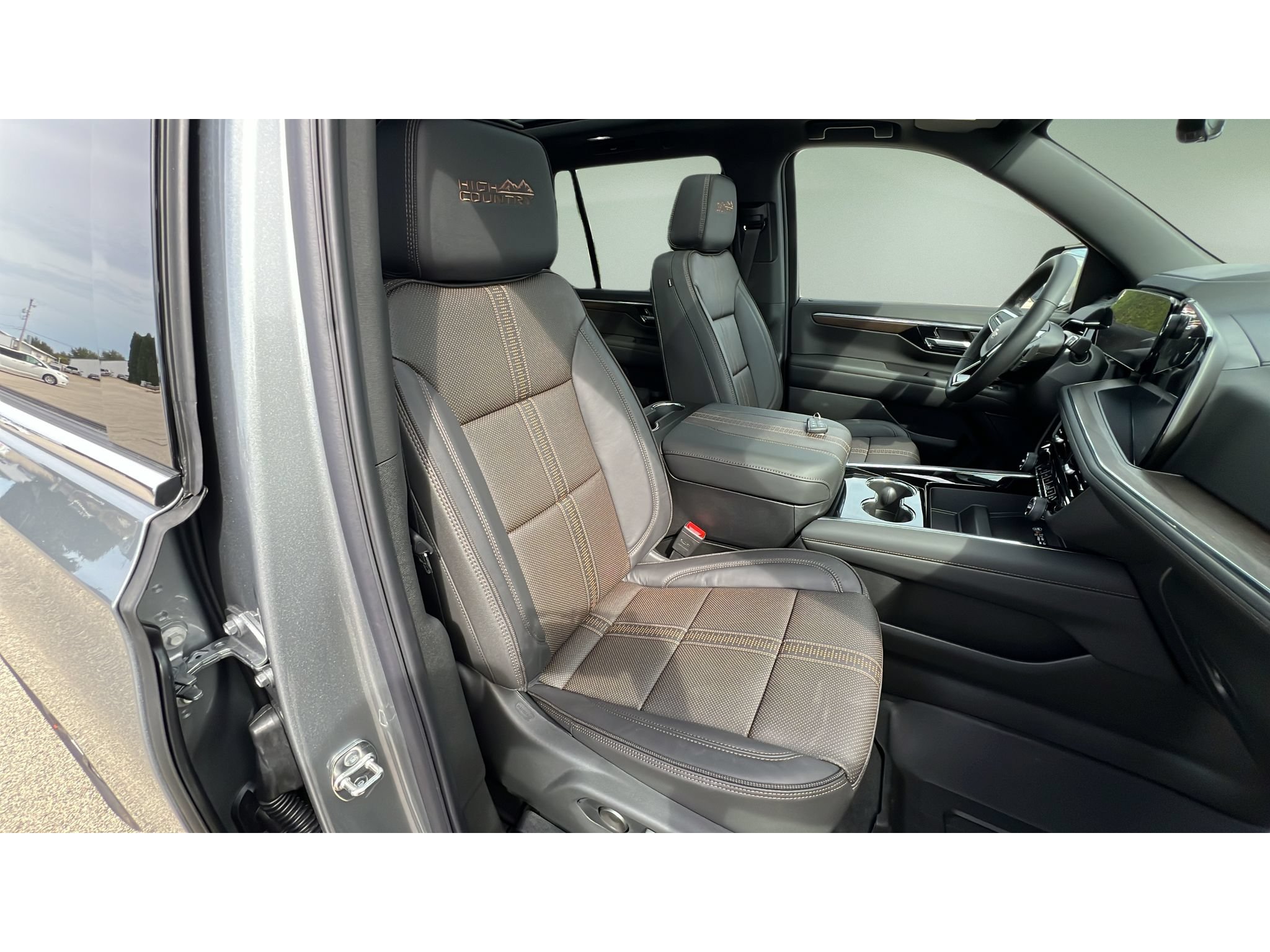 New 2027 Chevrolet Tahoe High Country w/ Sun And Tow Package AWD/4WD image 32