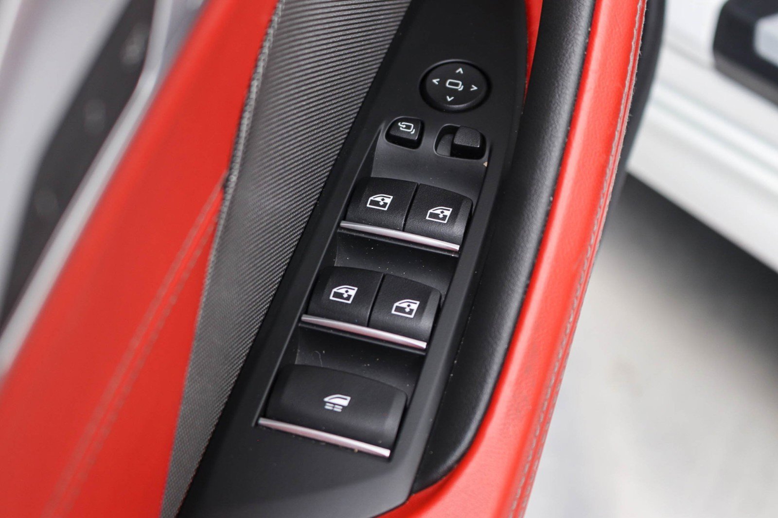 Used 2020 BMW M850i xDrive Convertible w/ Driving Assistance Package AWD/4WD image 30
