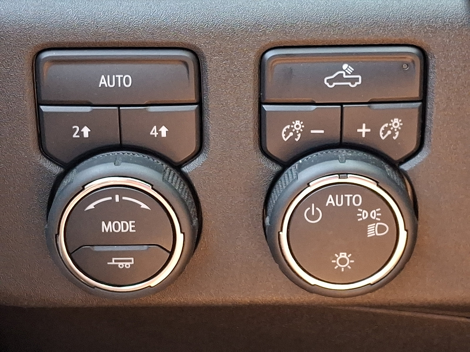 Certified 2023 Chevrolet Silverado 1500 LT AWD/4WD image 24