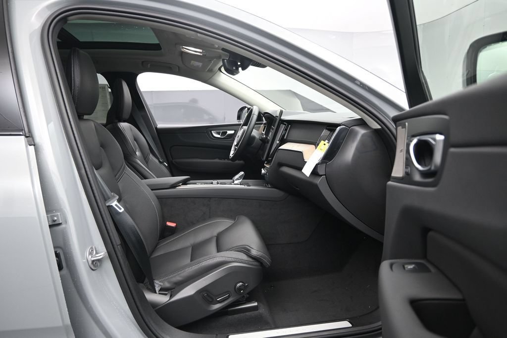 New 2026 Volvo XC60 B5 Ultra w/ Climate Package AWD/4WD image 23