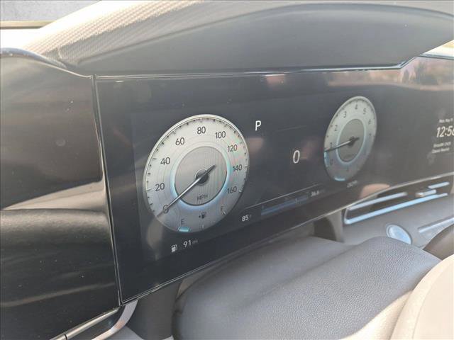 Used 2023 Hyundai Elantra SEL w/ Convenience Package FWD image 19