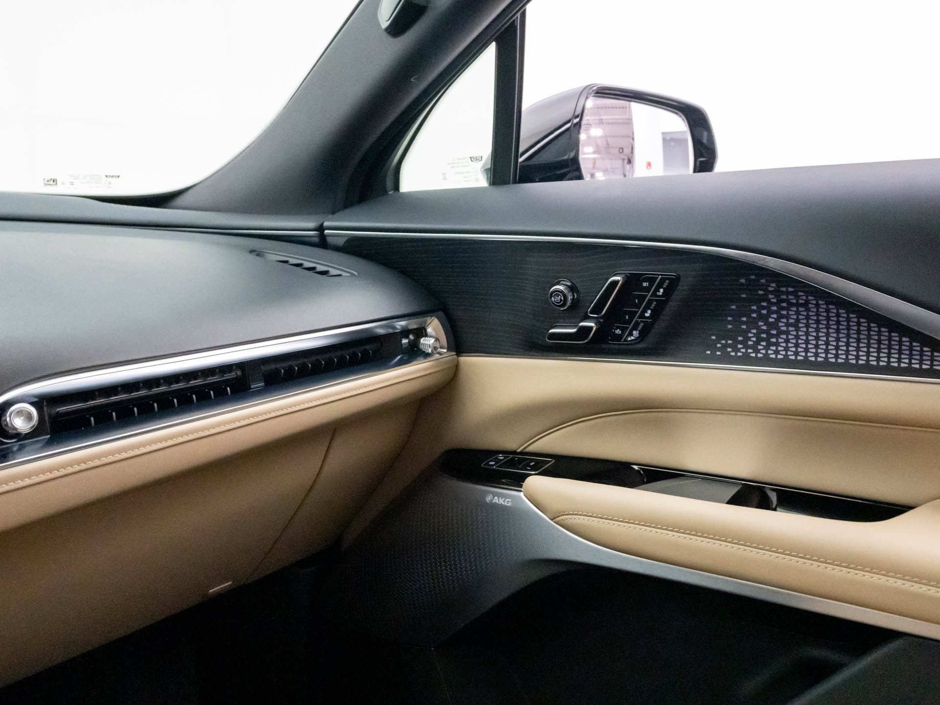 Certified 2026 Cadillac Lyriq Signature Luxury w/ Nappa Leather Package AWD/4WD image 29