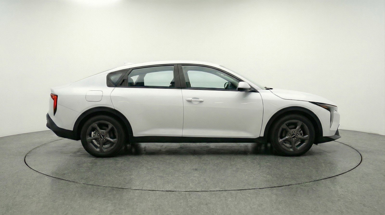 Used 2025 Kia K4 LXS image 11