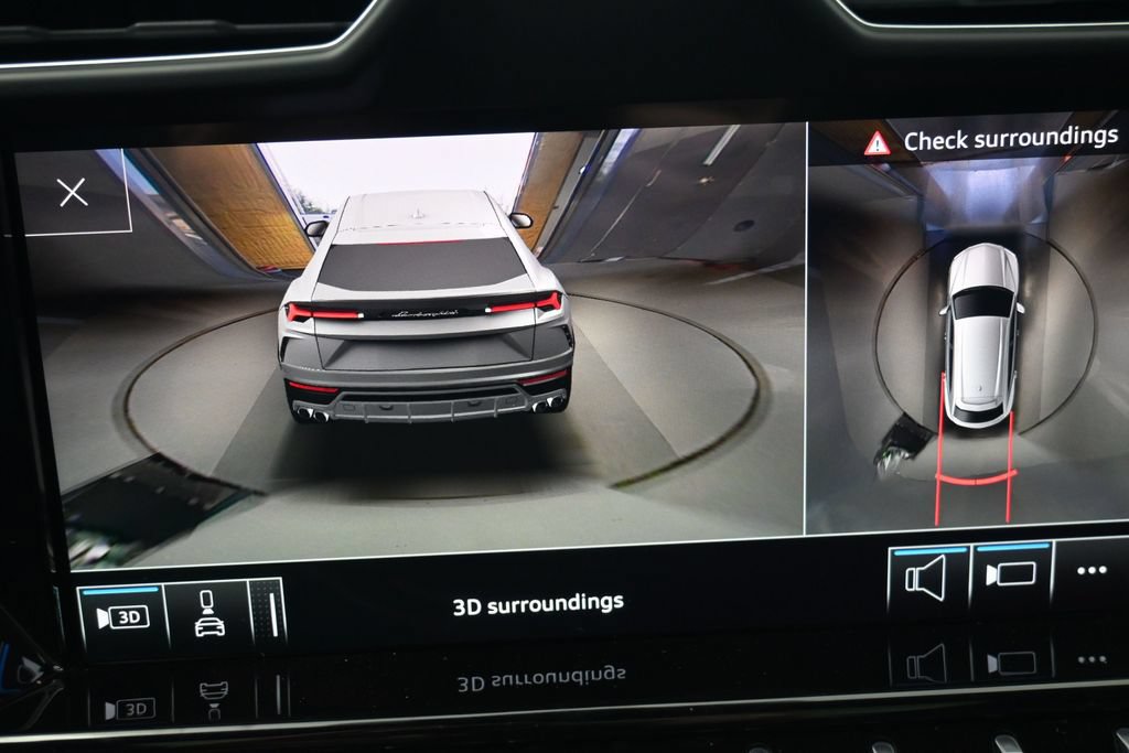 Used 2020 Lamborghini Urus AWD/4WD image 16