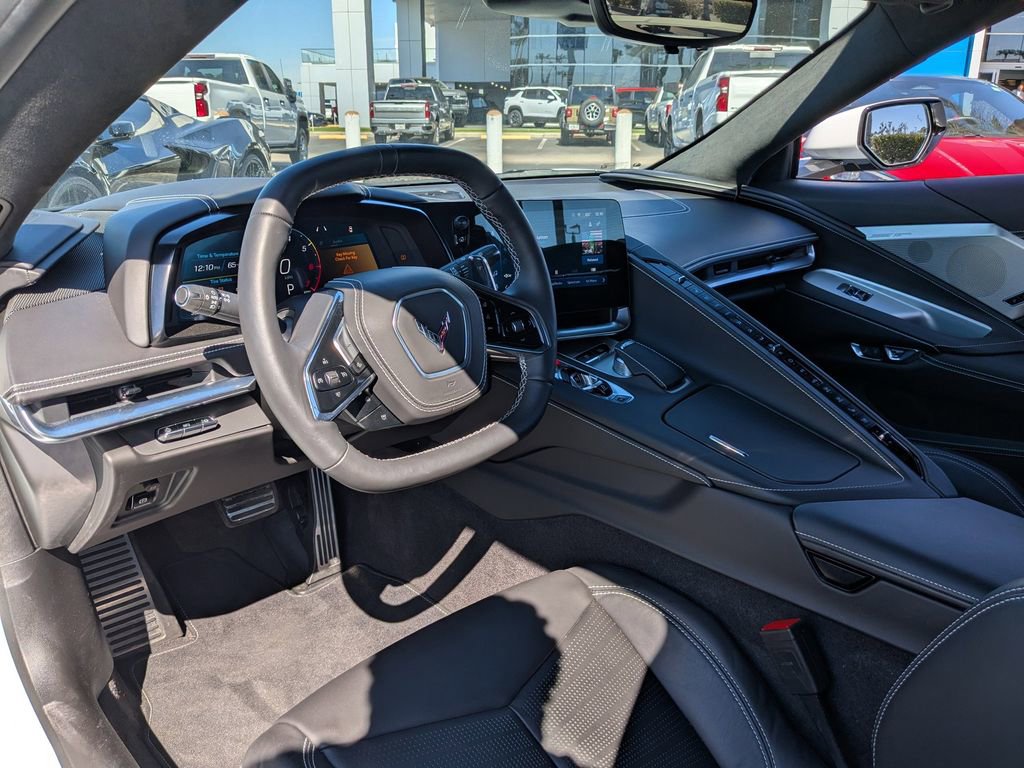 Used 2025 Chevrolet Corvette Stingray Premium Cpe w/ Z51 Performance Package image 18