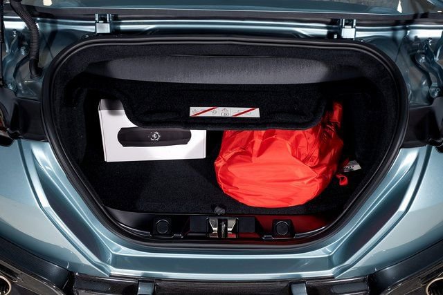 Certified 2024 Ferrari Roma Spider image 10