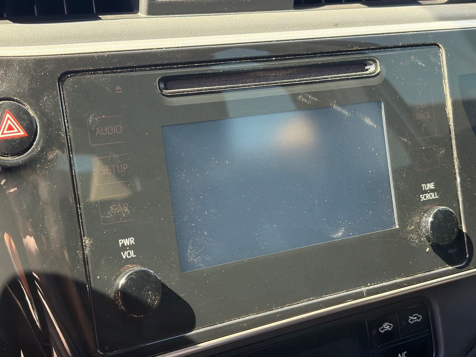 Used 2019 Toyota Corolla SE w/ Carpet Mat Package (TMS) FWD image 12