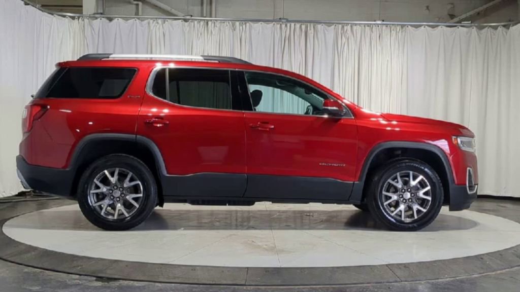 Used 2021 GMC Acadia SLE w/ Driver Convenience Package image 11