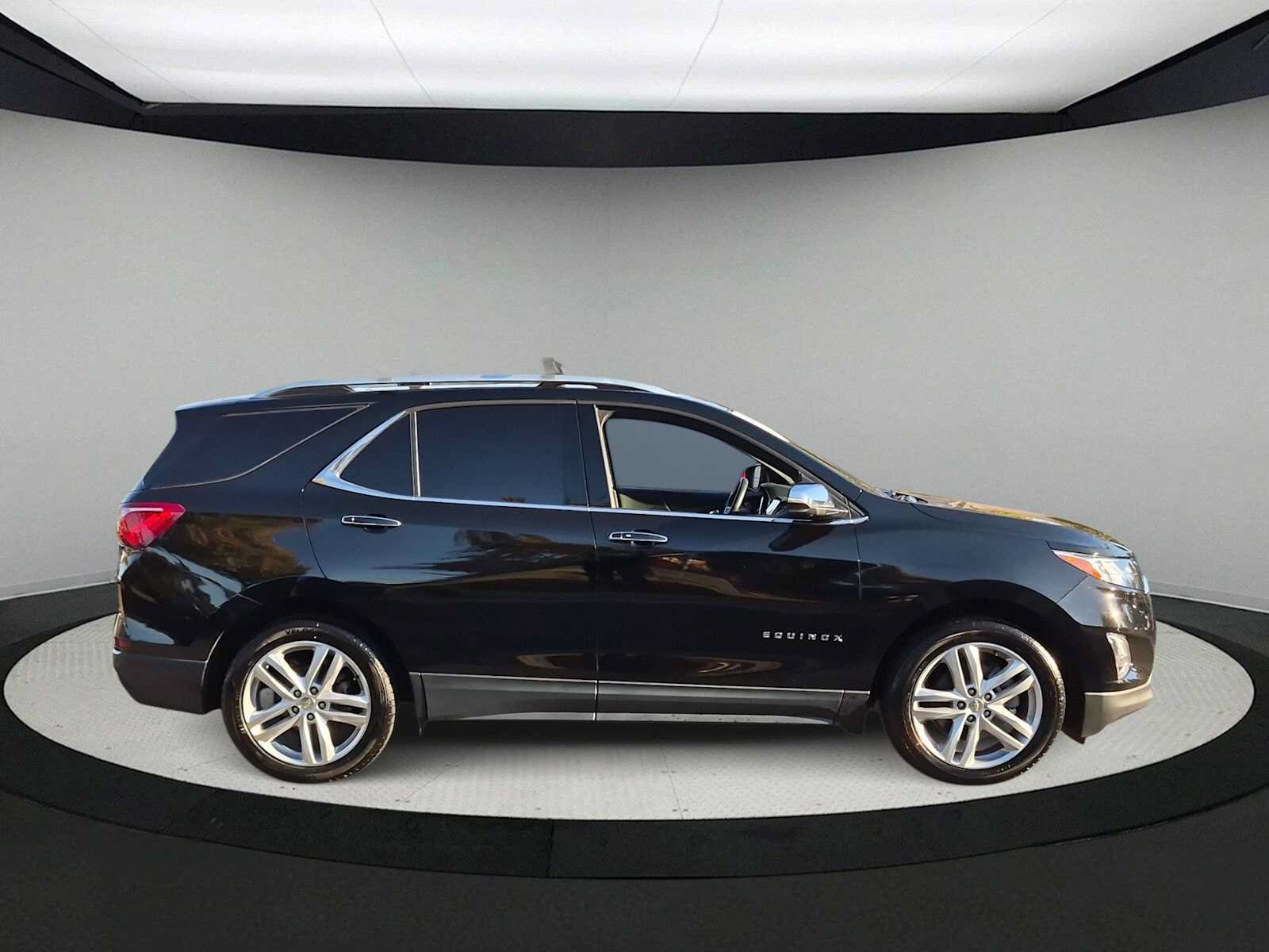 Used 2020 Chevrolet Equinox Premier AWD/4WD image 9