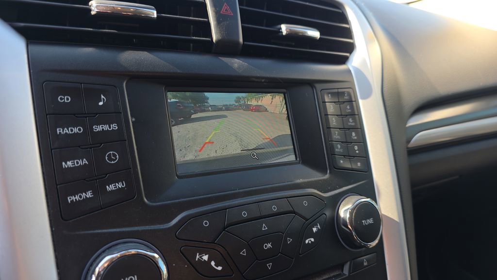 Used 2015 Ford Fusion SE FWD image 20