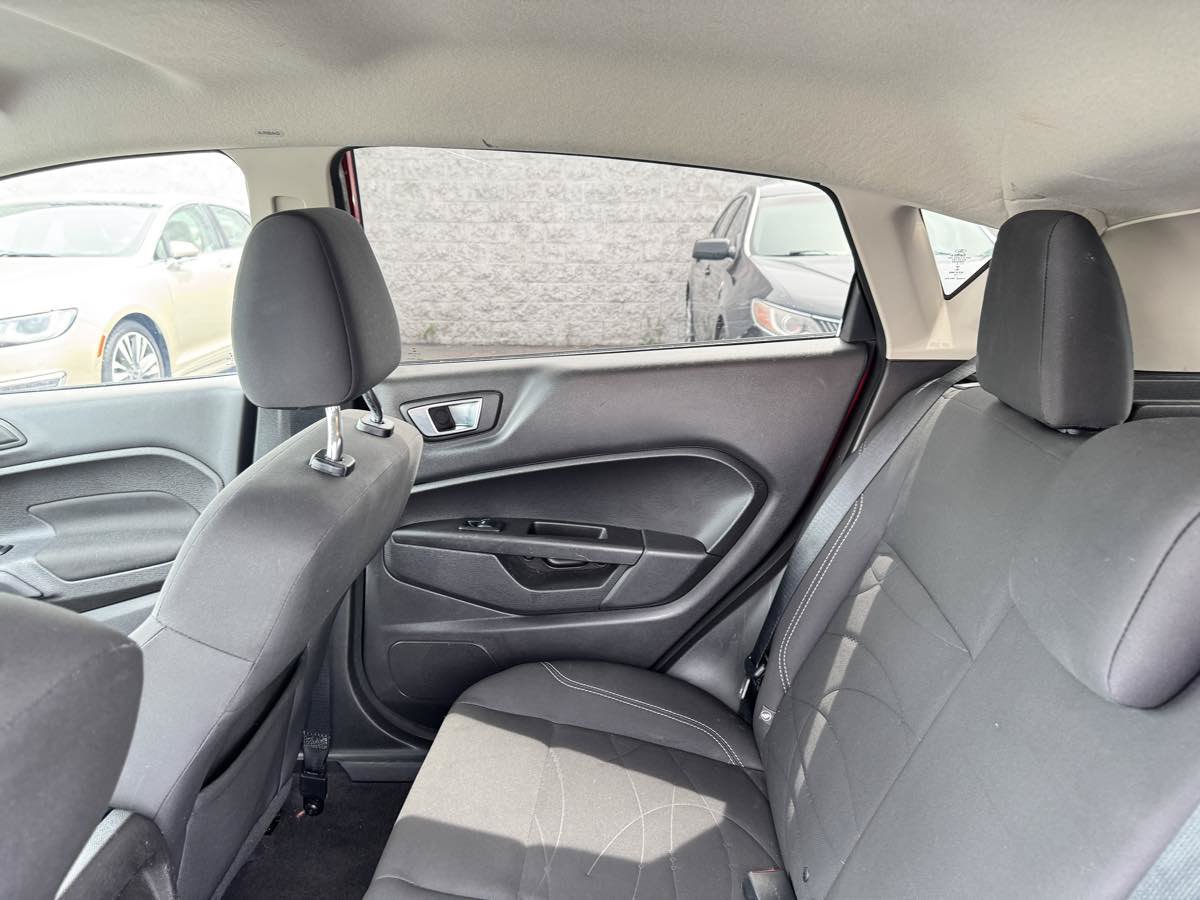 Used 2016 Ford Fiesta SE FWD image 26