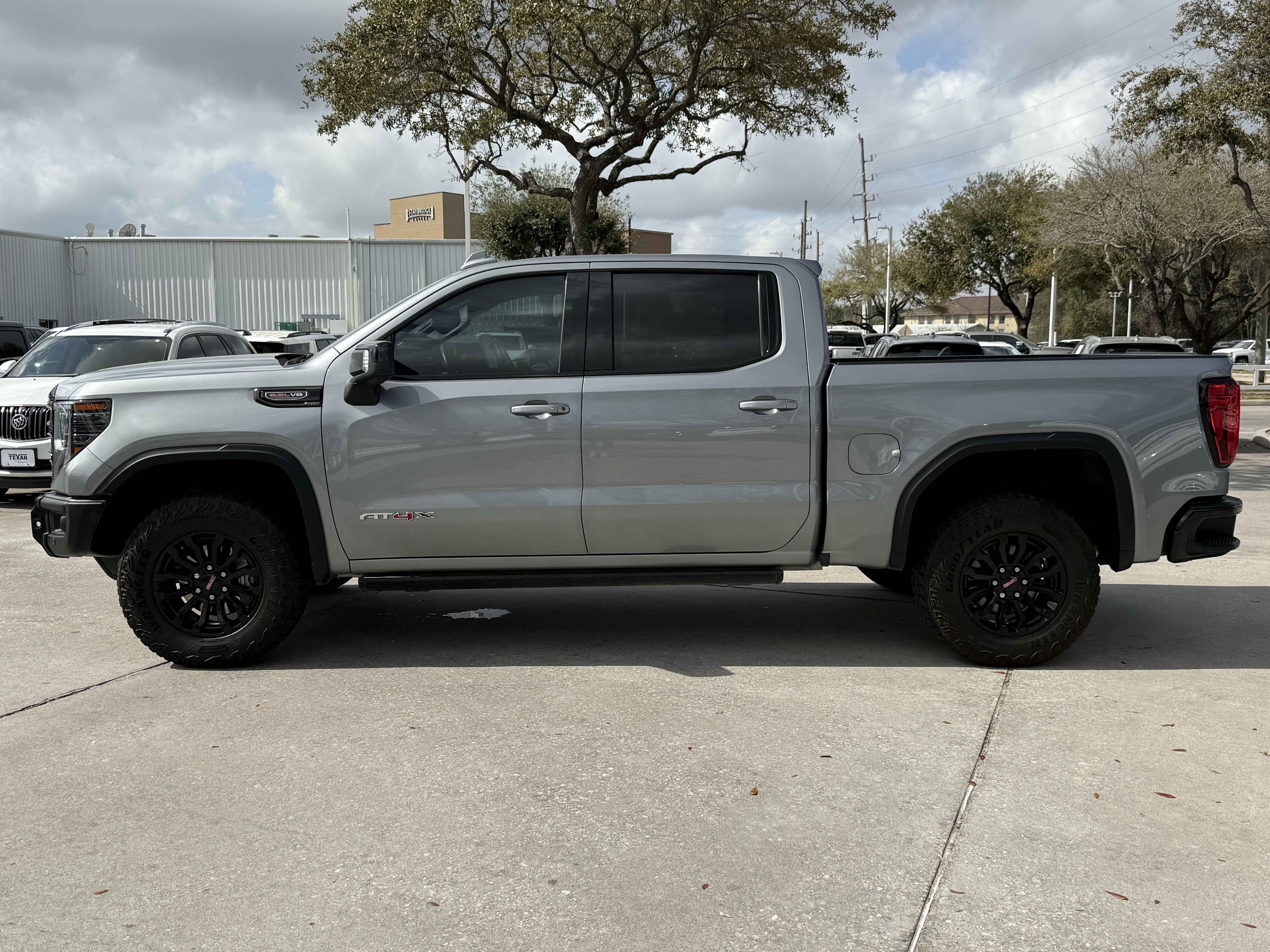 Used 2023 GMC Sierra 1500 AT4X image 8