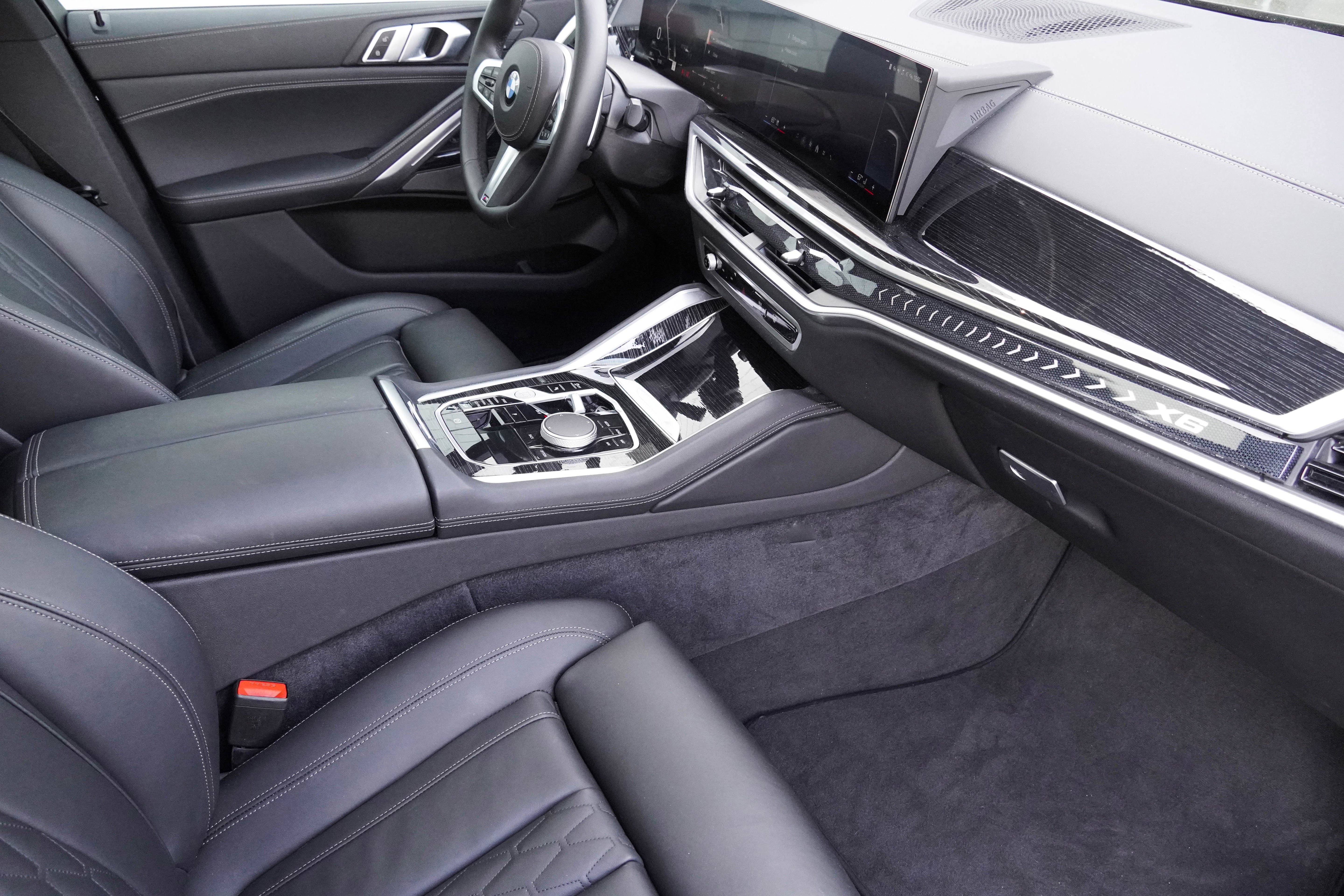 Certified 2024 BMW X6 xDrive40i w/ Premium Package image 11