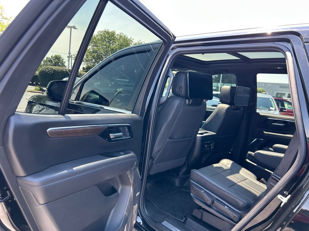 Certified 2025 Chevrolet Tahoe High Country AWD/4WD image 35