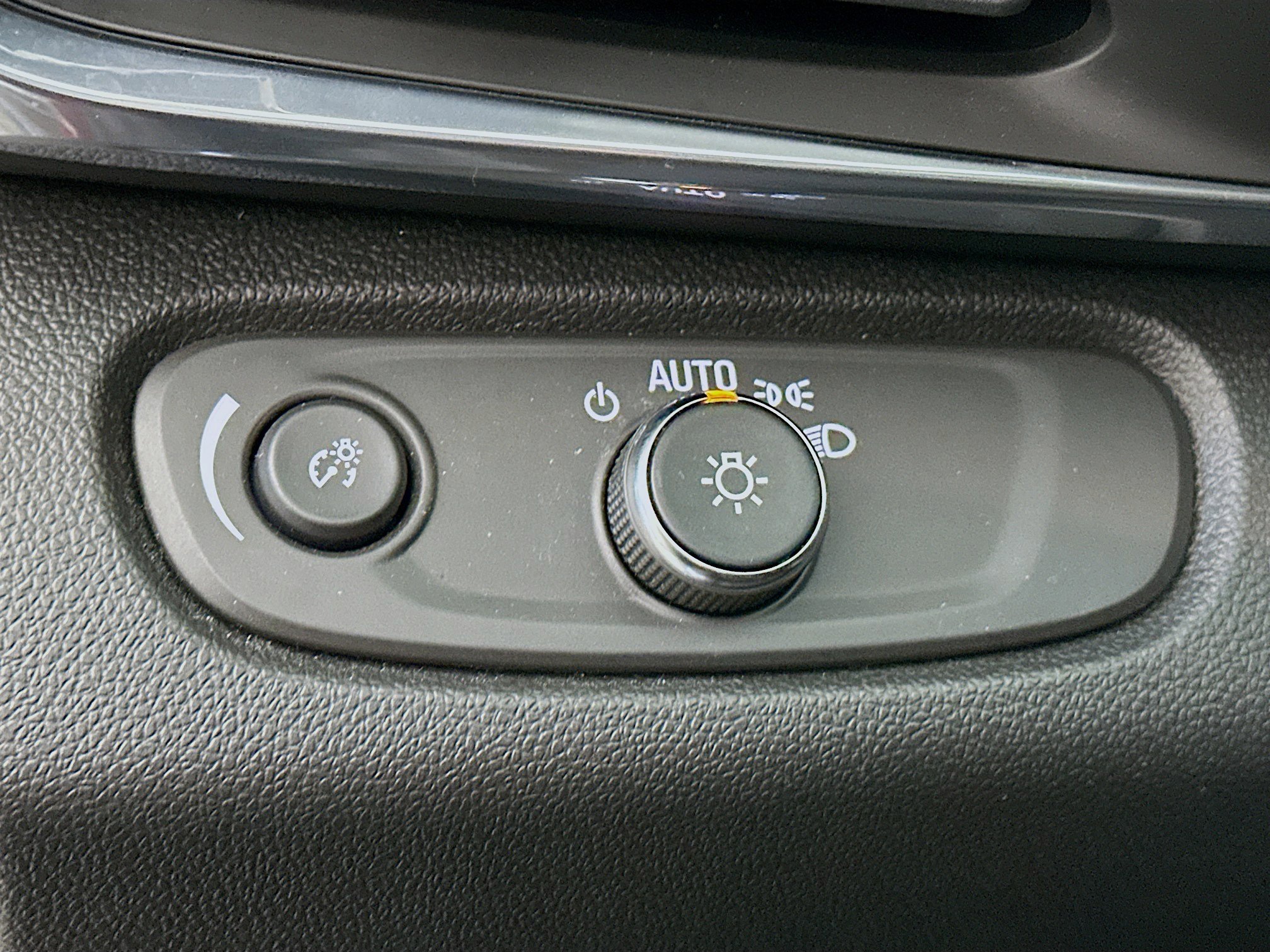 Used 2024 Buick Envista Preferred image 16