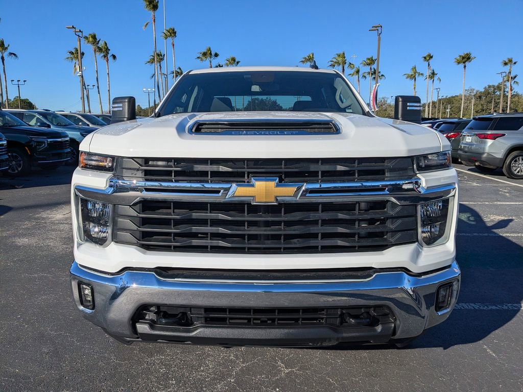 Used 2025 Chevrolet Silverado 2500 LT w/ Convenience Package image 9