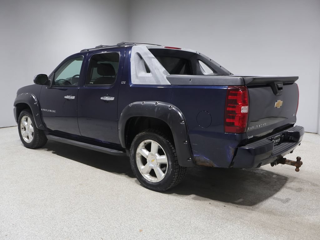 Used 2008 Chevrolet Avalanche LTZ w/ LTZ Preferred Equipment Group AWD/4WD image 6