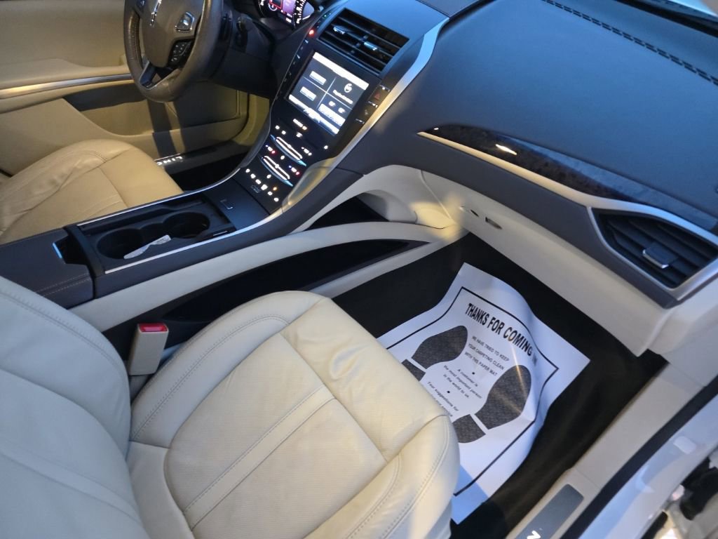 Used 2013 Lincoln MKZ AWD image 19