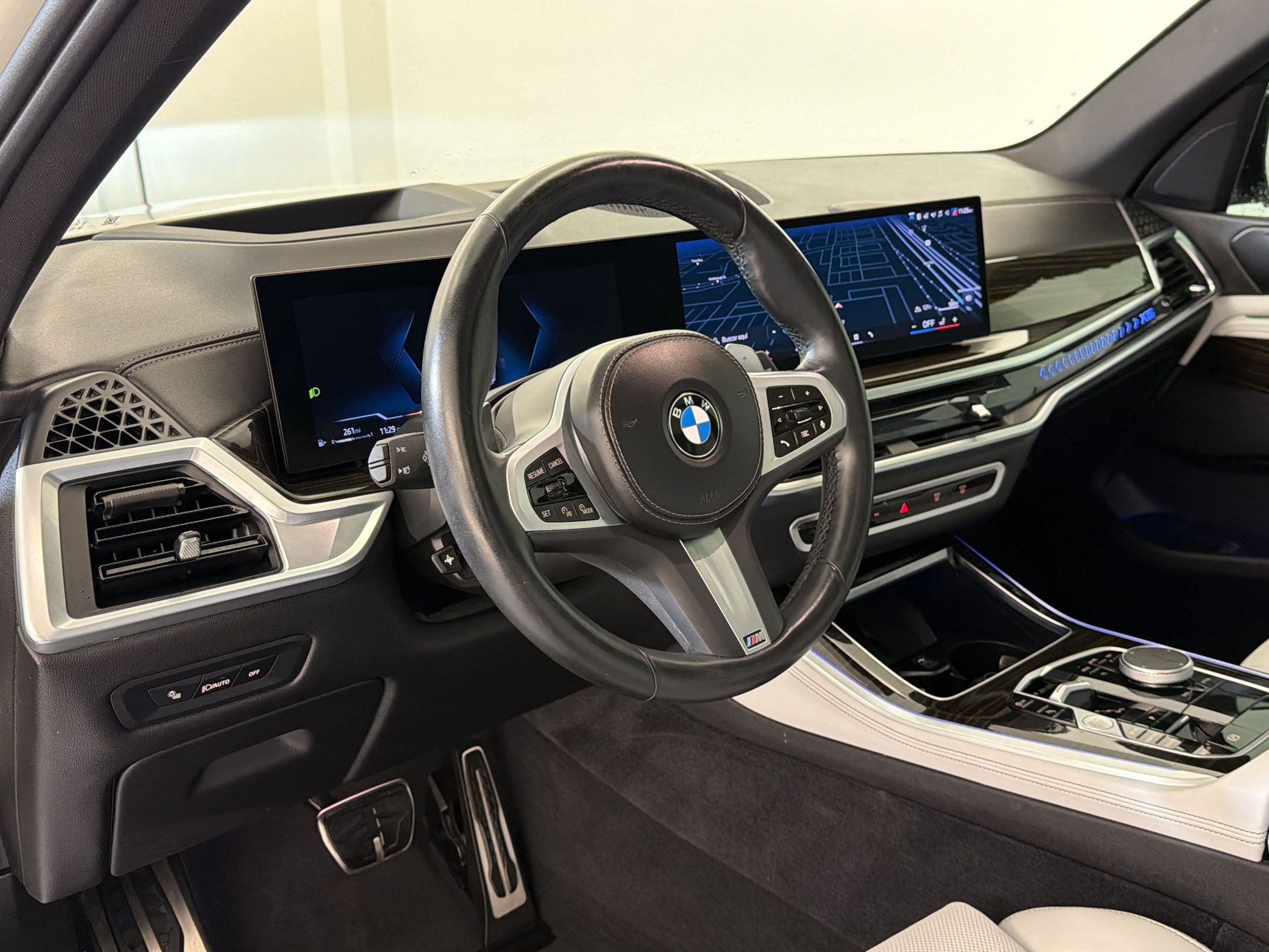 Used 2024 BMW X5 sDrive40i w/ M Sport Package RWD image 4