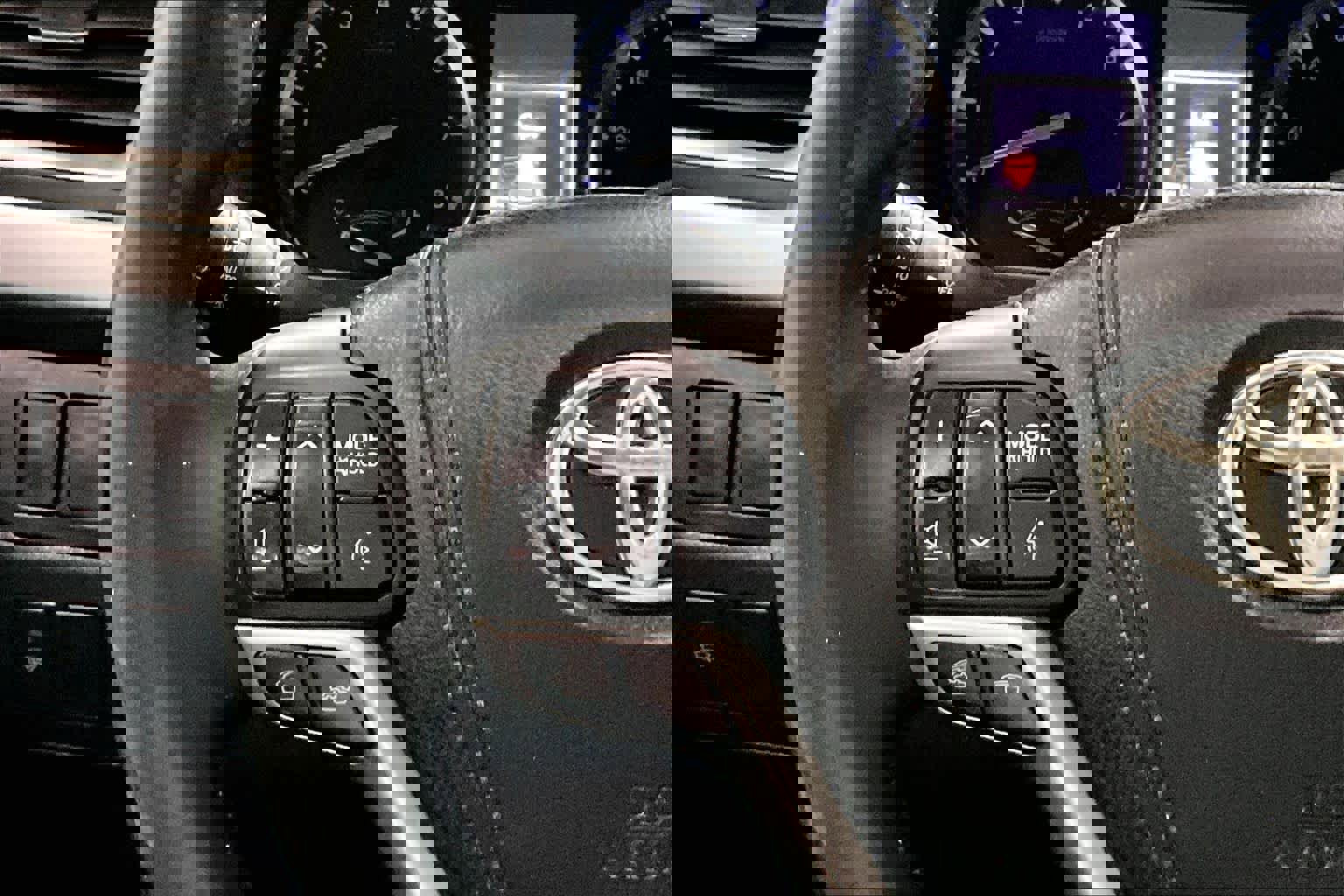 Used 2014 Toyota Highlander XLE image 24