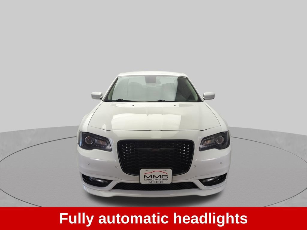Used 2022 Chrysler 300 Touring L RWD image 11