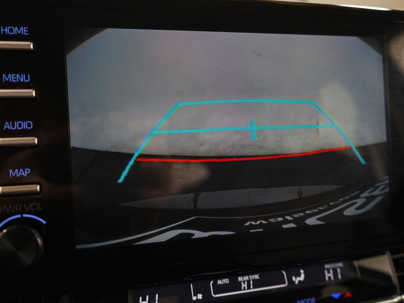 Used 2024 Toyota Sienna LE image 28