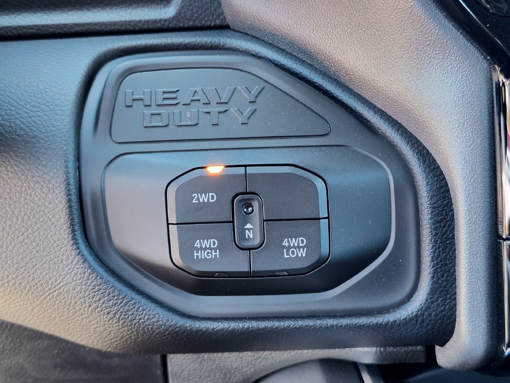 New 2026 RAM 2500 Laramie AWD/4WD image 26