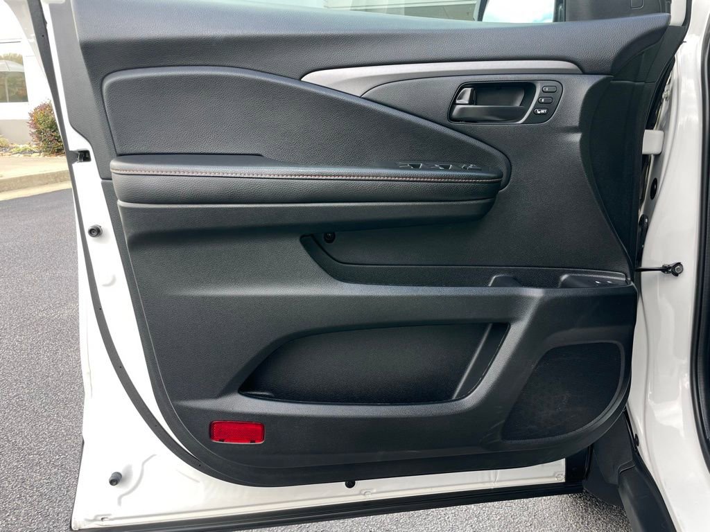 Certified 2023 Honda Passport TrailSport image 22