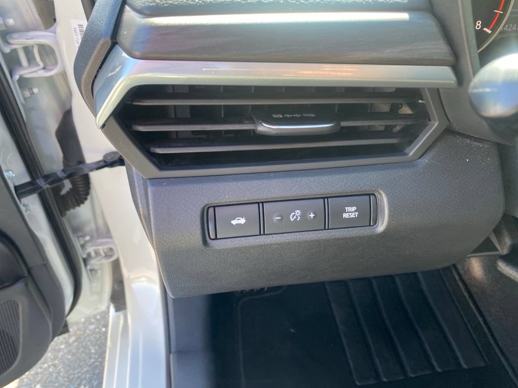 Used 2025 Nissan Altima 2.5 SV FWD image 19