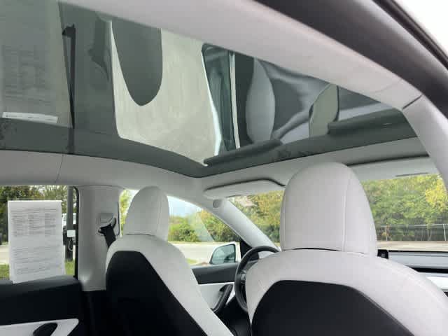 Used 2021 Tesla Model Y Long Range AWD/4WD image 19
