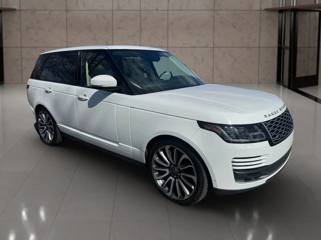 Used 2019 Land Rover Range Rover HSE image 8