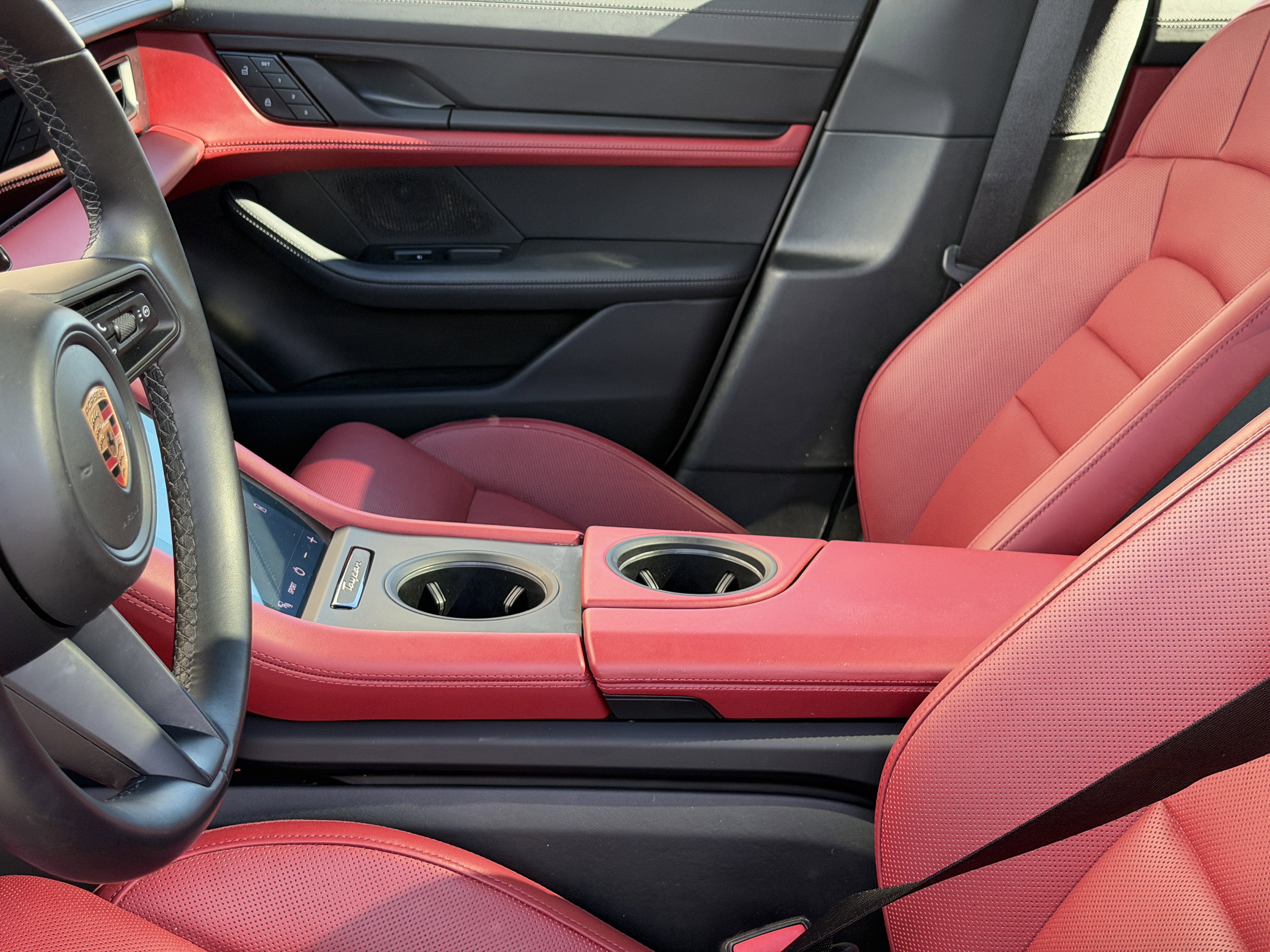 Certified 2023 Porsche Taycan image 4