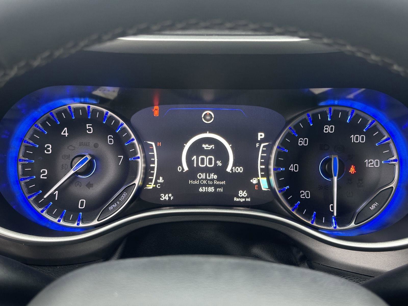 Used 2024 Chrysler Pacifica Touring-L image 13