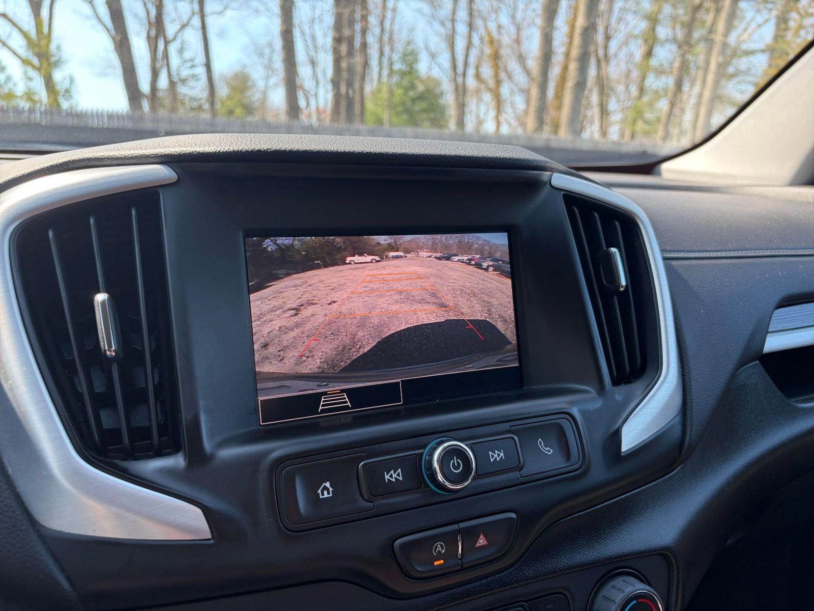 Used 2024 GMC Terrain SLE image 23