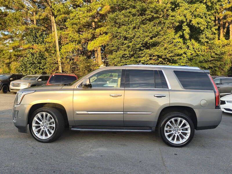 Used 2018 Cadillac Escalade Luxury image 7