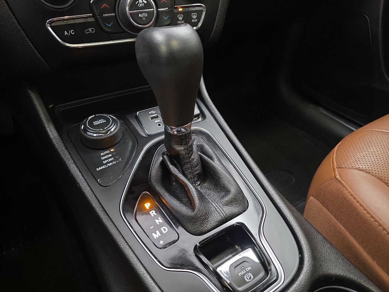 Used 2019 Jeep Cherokee Overland w/ Technology Group image 58