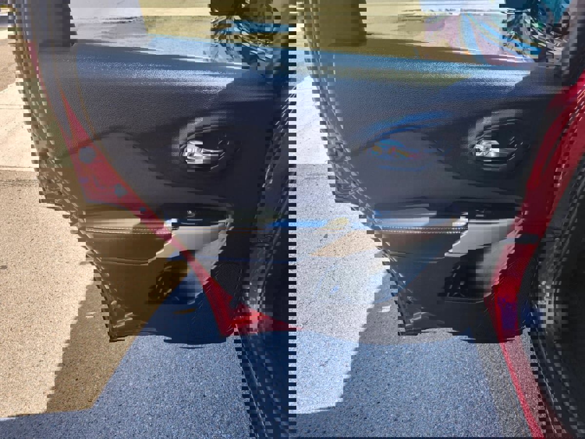 Used 2017 Jeep Cherokee Latitude image 16