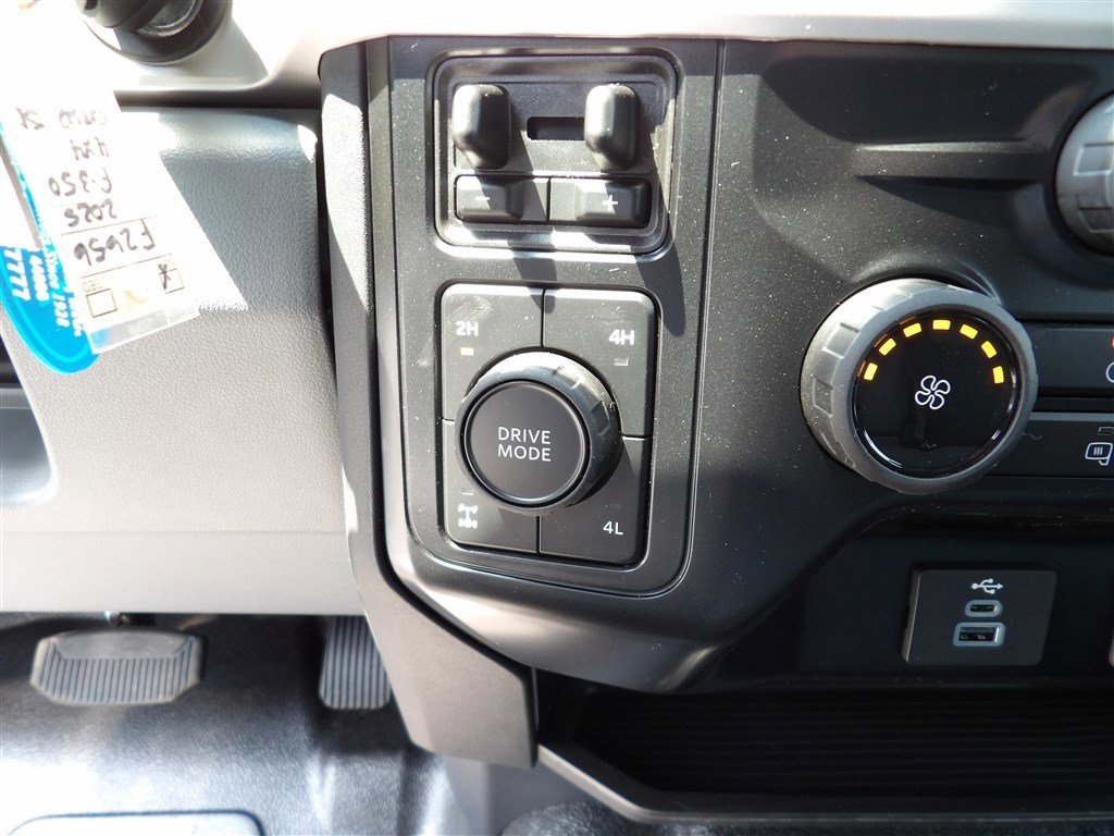 New 2025 Ford F350 XLT w/ FX4 Off-Road Package image 23