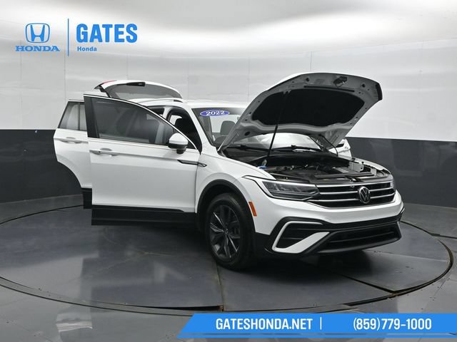 Used 2022 Volkswagen Tiguan SE FWD image 60