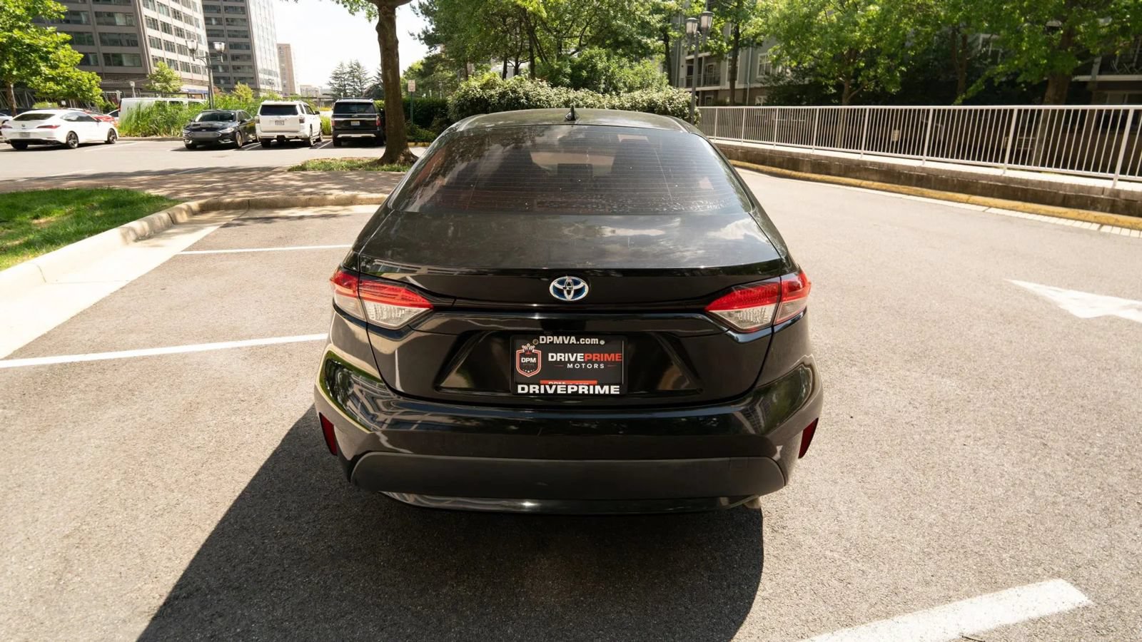 Used 2021 Toyota Corolla LE FWD image 4