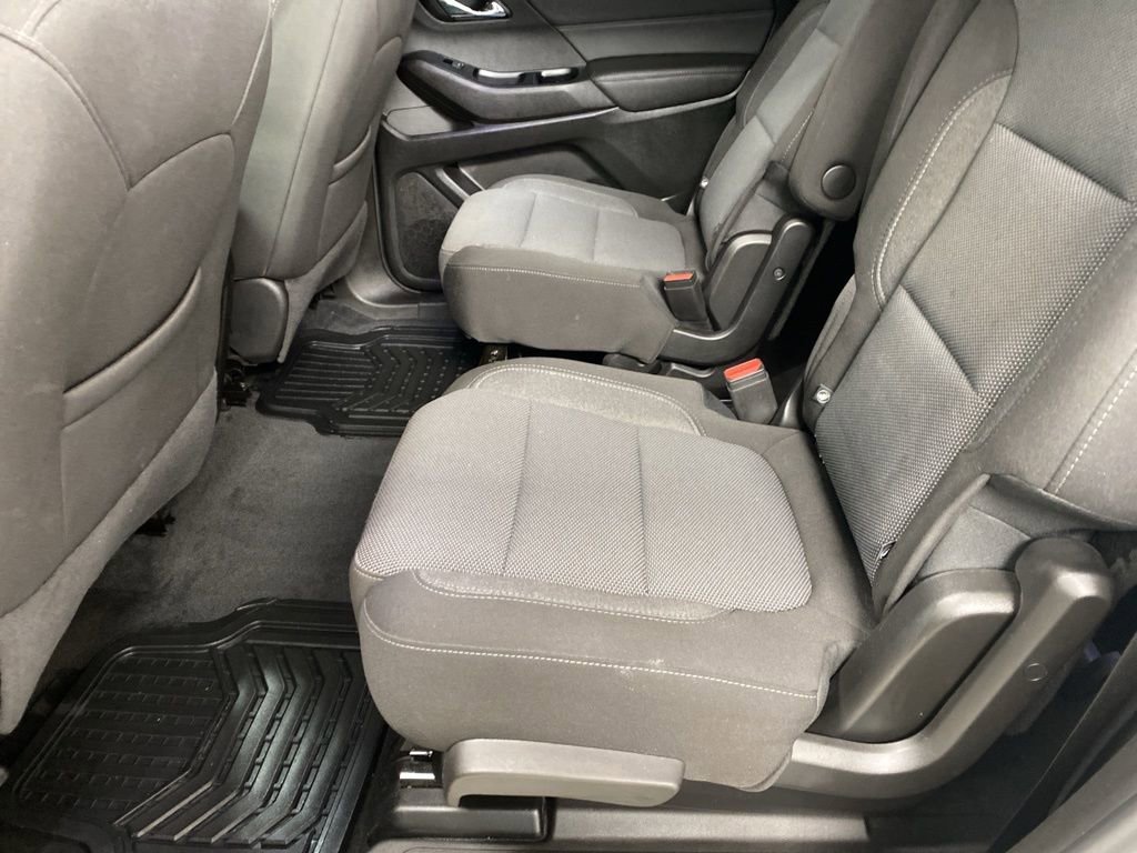 Used 2023 Chevrolet Traverse LT w/ Midnight/Sport Edition image 16